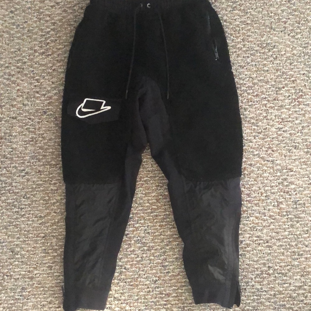 Nike Men’s Wool/Nylon Limited edition Sweatpants